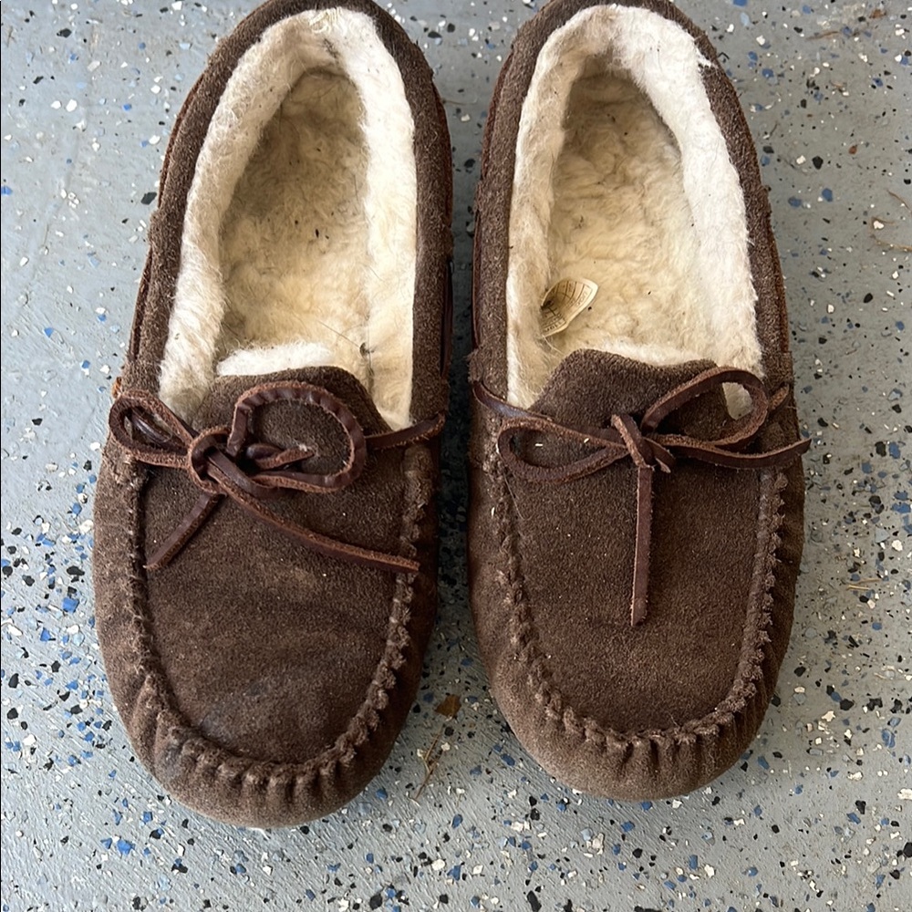 UGG Women’s Size 7 Moccasin Slippers